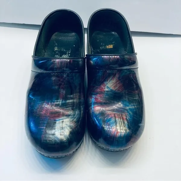 Dansko Professional Clogs Sz 39 Multi Color Abstract Patent Leather Nursing Shoe - Image 2