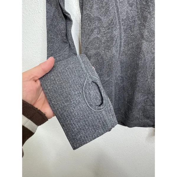 Lululemon Swiftly Tech Long Sleeve Crew Grey Paisley Jacquard Size 6 Running Top - Image 3