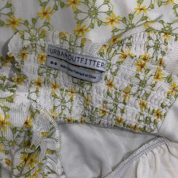 Urban Outfitters Audrey Mini Smocked Dress Daisy Floral SZ M Y2K Cowgirl Flirty - Image 4