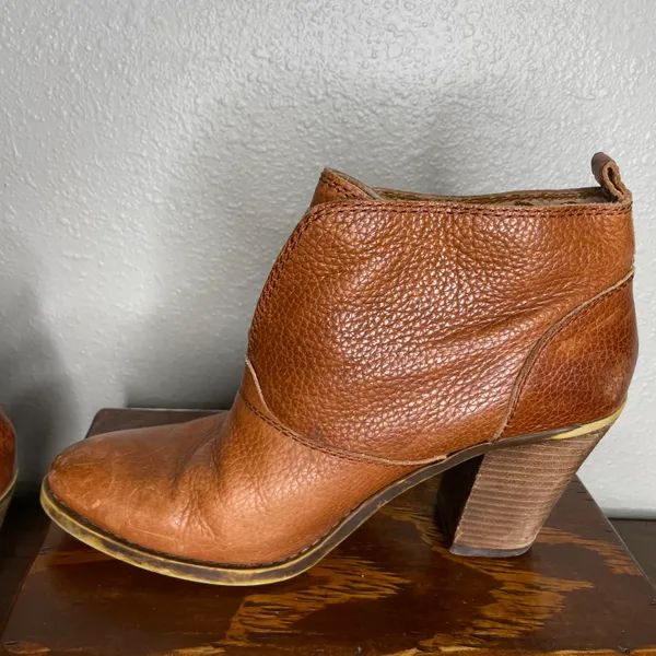 Lucky Brand Ehllen Distressed Tan Ankle Boots Size 8.5 - Image 6
