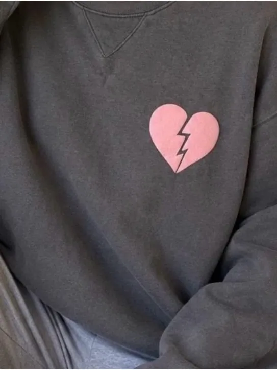WILDFOX Charcoal Pullover Sweatshirt with Pink Heart Graphic - Image 4