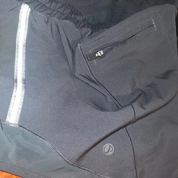 CRZ Yoga Lined Athletic Shorts size medium - Image 3