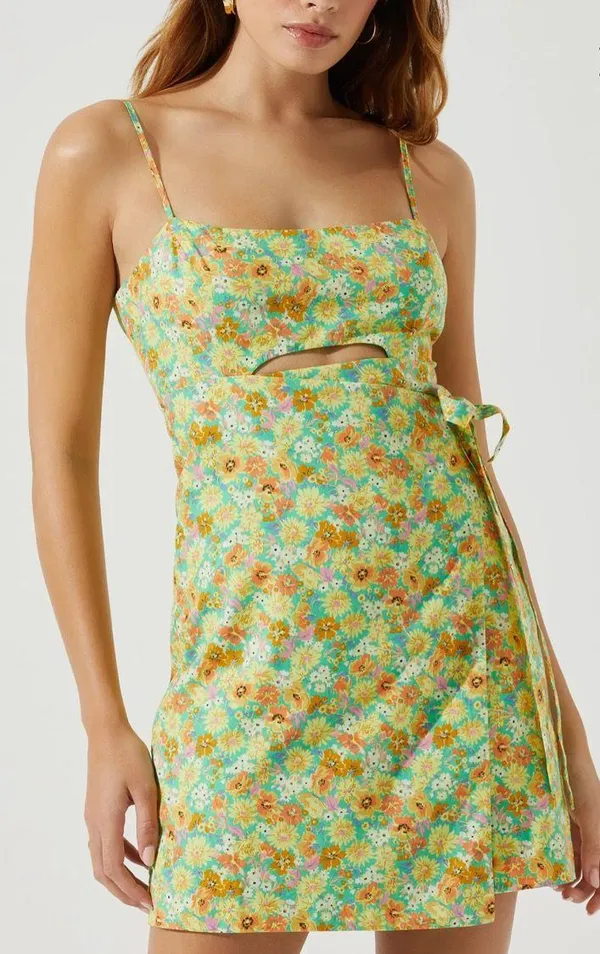 ASTR Keyhole Wrap Floral Mini Dress - Image 3