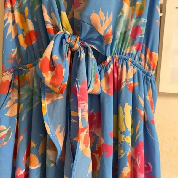 ✨VICI Deep V-Neck Bow Tie Front All Over Floral High Low Maxi Sz Medium Dress✨ - Image 9