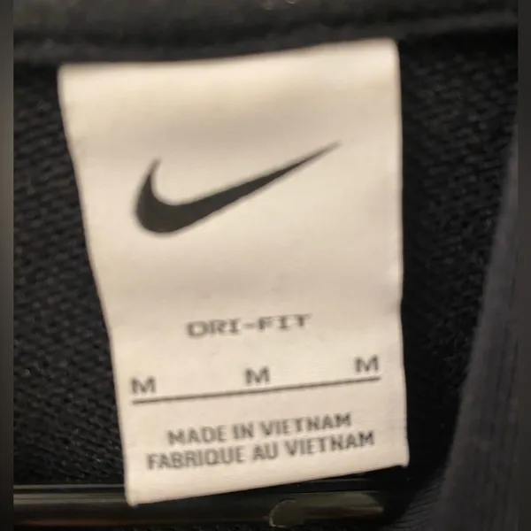 Nike hoodie size medium - Image 4