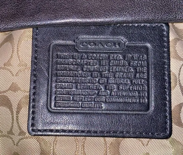 Coach Vintage  Leather Purse - Image 14