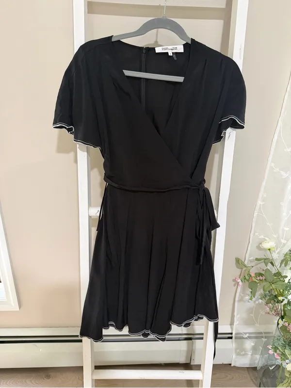 Diane Von Furstenberg Black Wrap Mini Romper with White Piping - Image 2