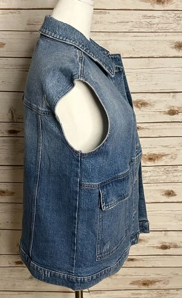 Evereve Luka light-medium wash oversized utility button-front denim vest Size XS - Image 5