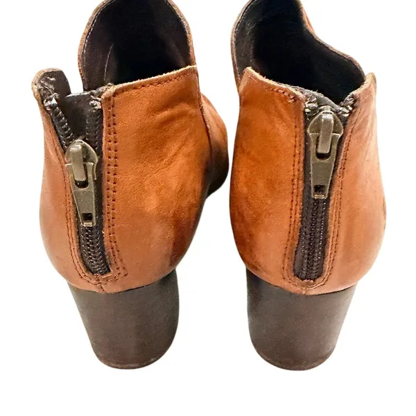 Born kenzy booties brown leather wedge size 9 - Image 3