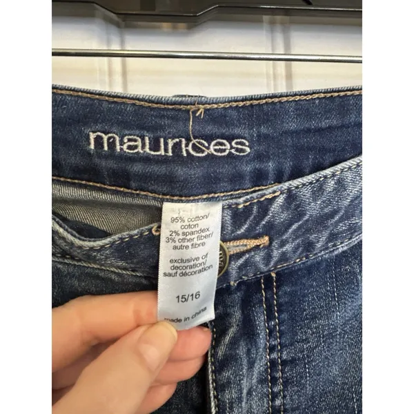 Maurices Distressed Denim Capri Jeans 15/16 Stretch Raw Hem Plus Size Blue - Image 5