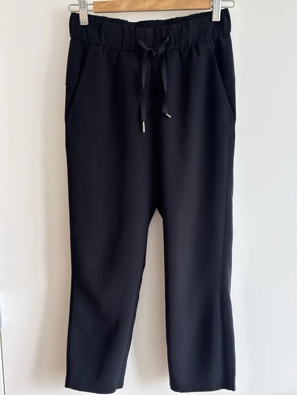 Lululemon On the Fly Crop Woven 23” Black Pants Size 2 - Image 4