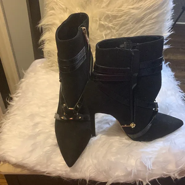 Jennifer Lopez‎ Black Heeled Boots - Image 2