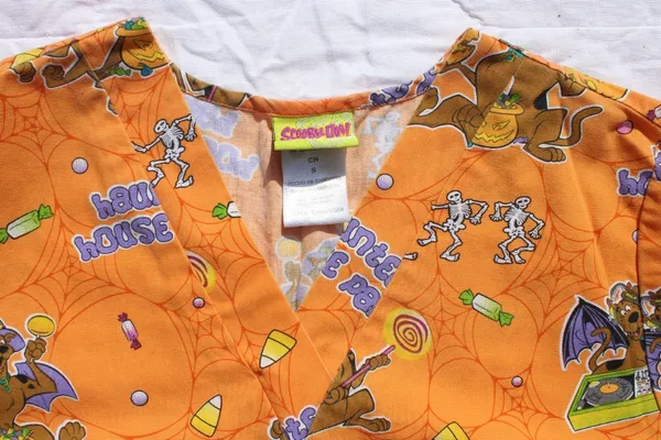 Scooby Doo Scrub Top Halloween Orange Small S - Image 3
