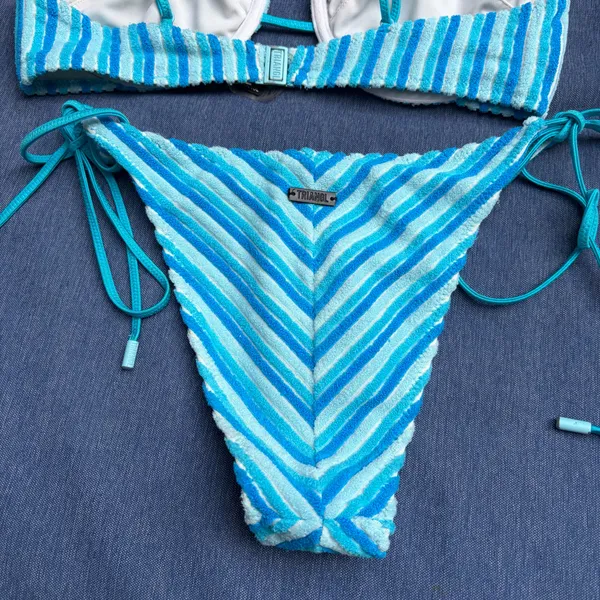 Triangl bikini - Image 4