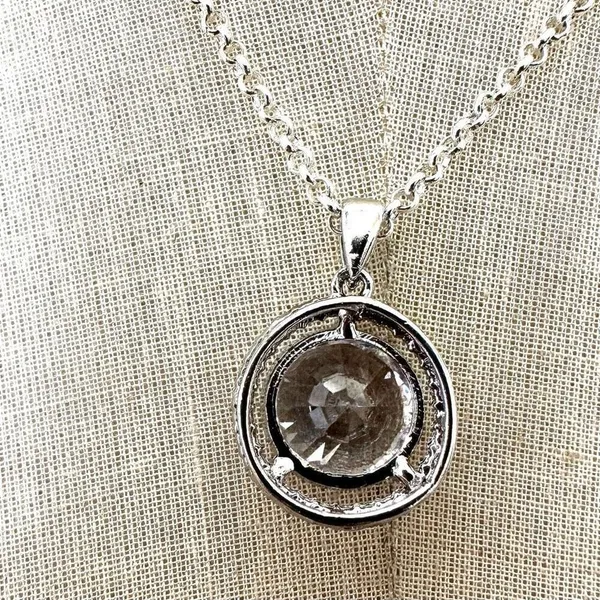 Silver tone circle rhinestone pendant necklace - Image 6