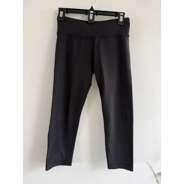 Lululemon Black‎ Cropped Leggings Women's Size 6 Athleisure Workout flaw - Image 2