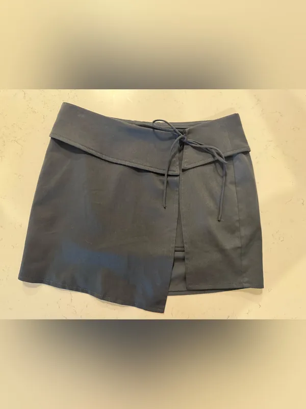 White Fox Gray Wrap Mini Skort XS Tie Waist Lined Chic - Image 2