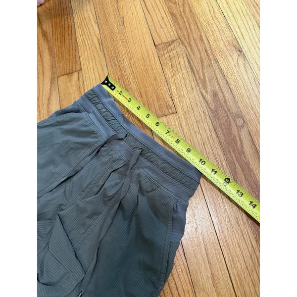 Lululemon Dance Studio High-Rise Short 3.5" Army Green Size 0 - Image 9