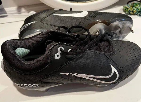 Nike Softball Cleats - Image 2