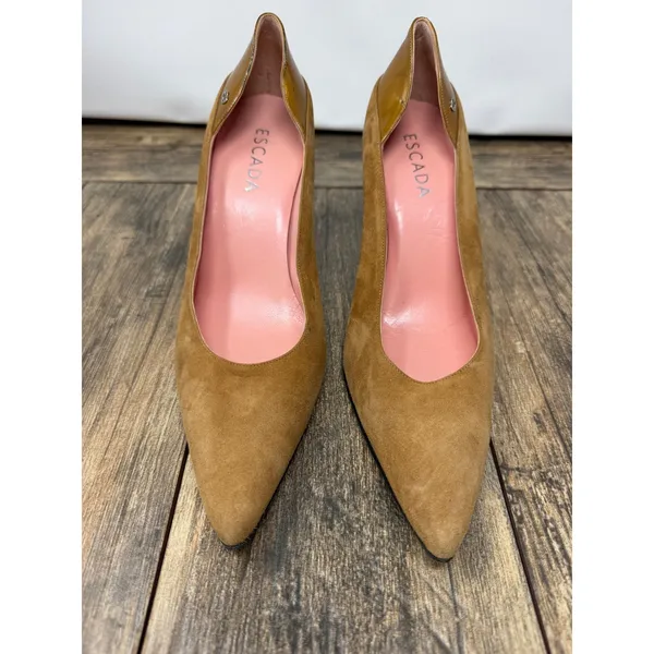 Escada Tan Suede Pointed Toe Pumps Patent Heel Accent Made in Italy Size 8.5 - Image 3