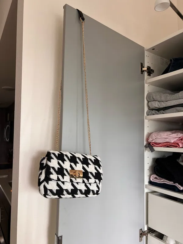 H&M Houndstooth Flap Woven Front Small Crossbody Bag - Image 2