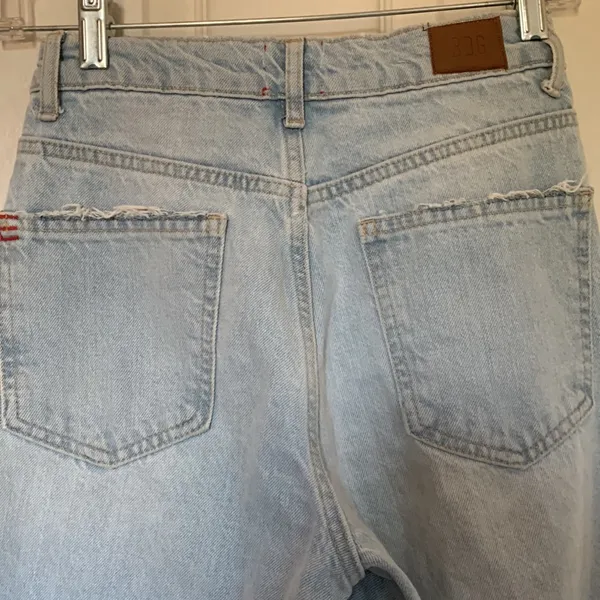 BDG Urban Outfitters Jeans Dipped V Flare Women’s size 24 - Image 4