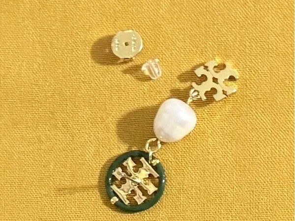 Tory Burch Roxanne Pearl & Logo Drop Earrings New - Image 3