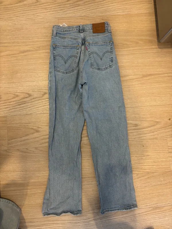 Levi’s Premium Ribcage Straight Ankle Blue Women's Distressed High-Rise Jeans - Image 4