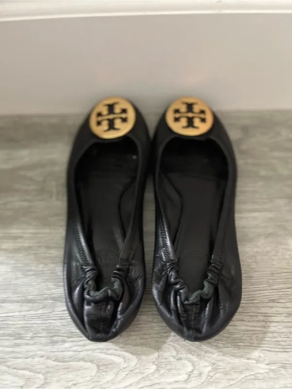 Tory Birch Black Leather Ballet Flats with Gold Accent Elasticized Back - Image 5