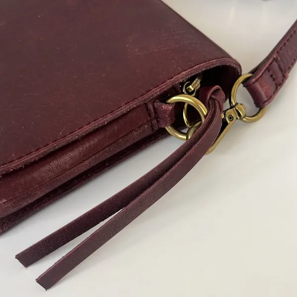 Madewell The Flap Convertible Crossbody Bag in Dark Cabernet - Image 3