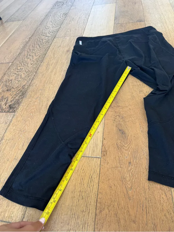 Zella Cropped Black Leggings - Image 4