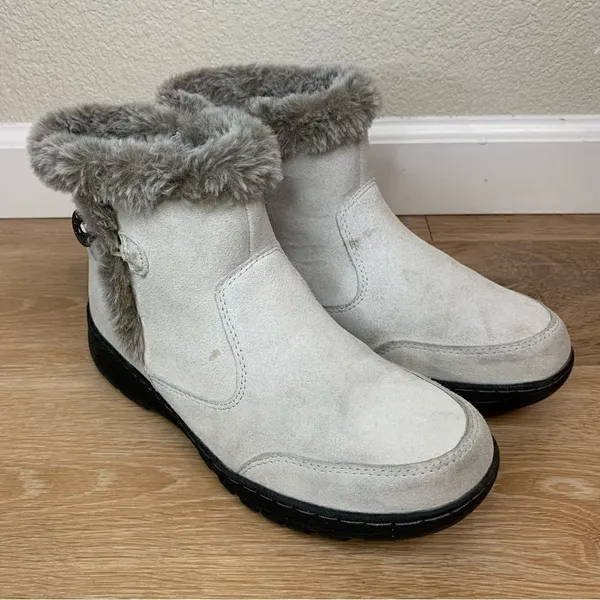 Khombu Iris Plush Faux Fur Gray Suede Winter Ankle Boots, Size 8 - Image 3