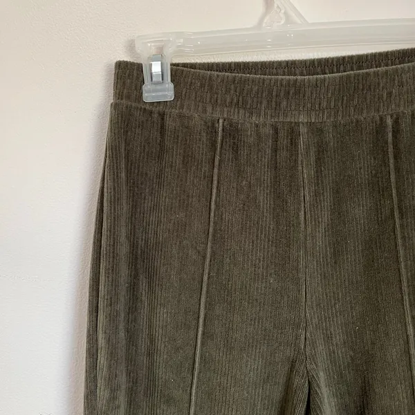 Aerie Groove ON Velour High Waisted Flare Pant Pull ON Ribbed Army‎ Green Size S - Image 3