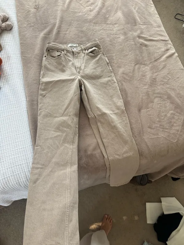 Abercrombie Jeans - Image 2