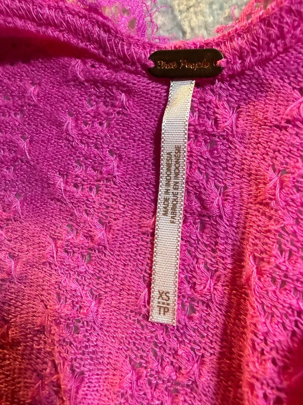 Free People dream girl hot pink top vneck lace XS - Image 7
