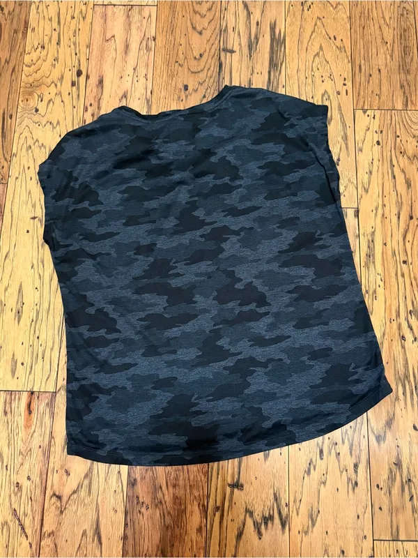 Kyodan Loose Fit Camo Short-Sleeve Top - Black/Gray - Image 2
