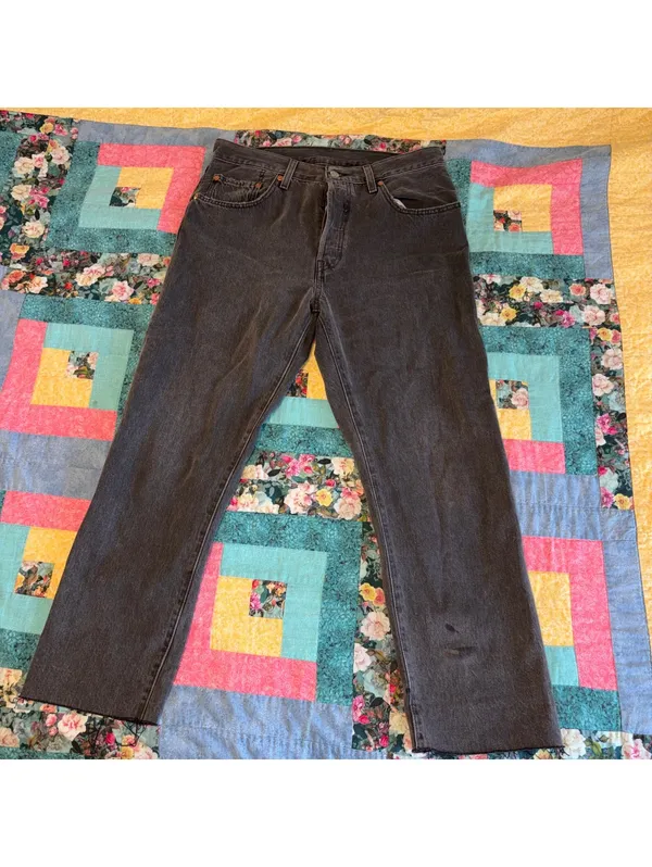 Levi's 501 Woman’s Highrise Straight Crop W30 L26 Button Fly Raw Hem Denim jeans - Image 2