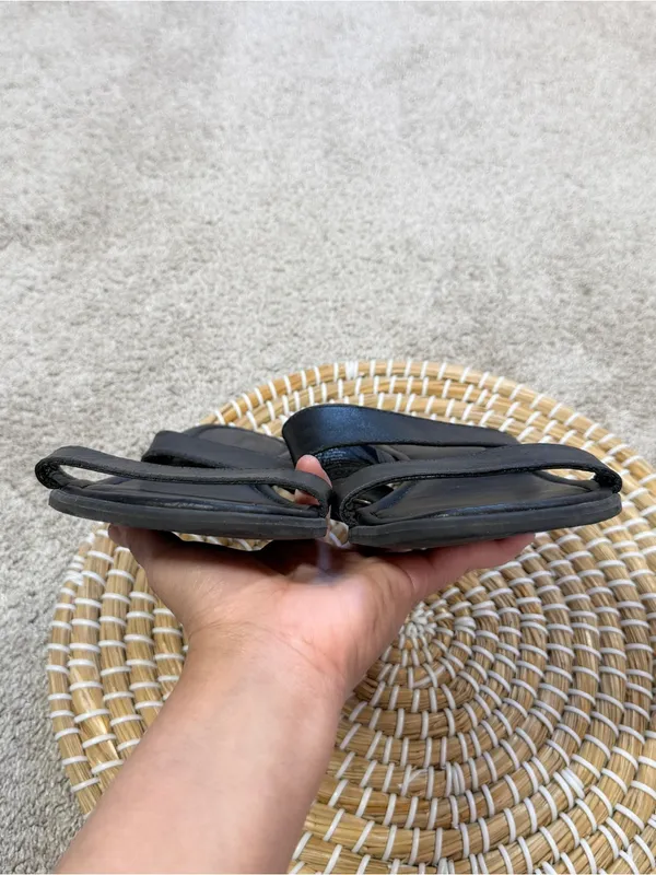 L.L. Bean Women’s Leather Sandals Slip On in Black 10 - Image 8