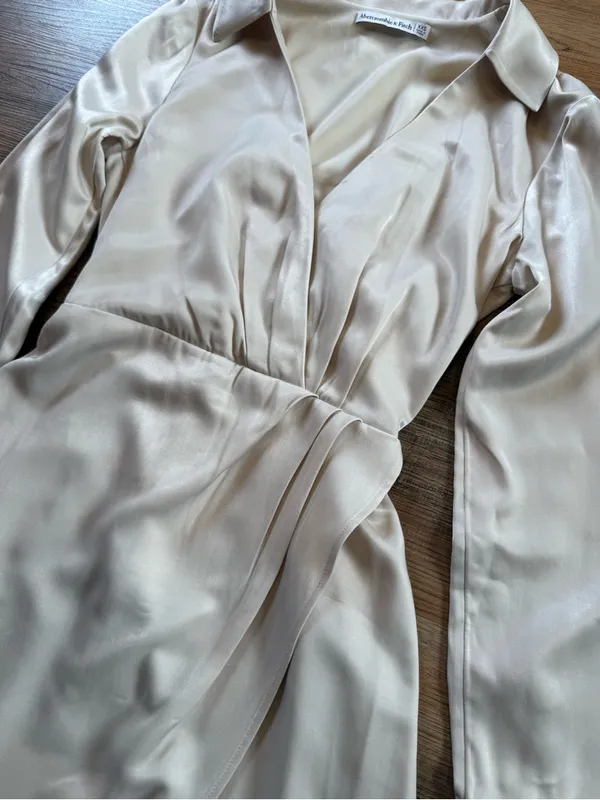 Abercrombie & Fitch Cream Wrap-Style Mini Dress Size XXS - Image 4