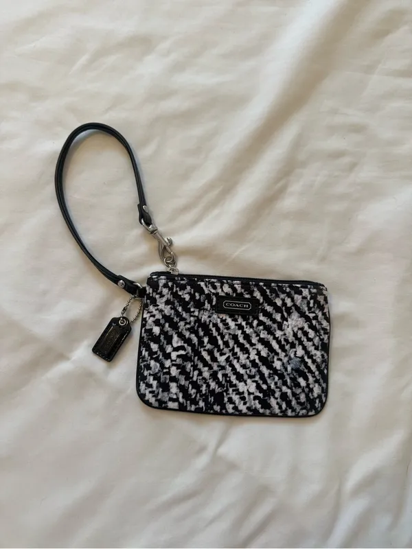 COACH | Park Donegal Black & White Wristlet - Image 2