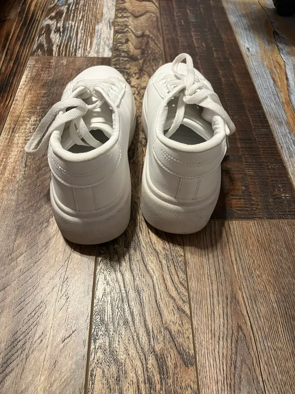 White Platform Sneaker Size 7 - Image 3