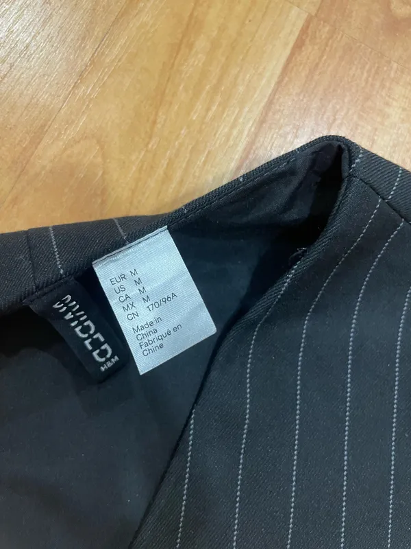 Black vest Size M - Image 2
