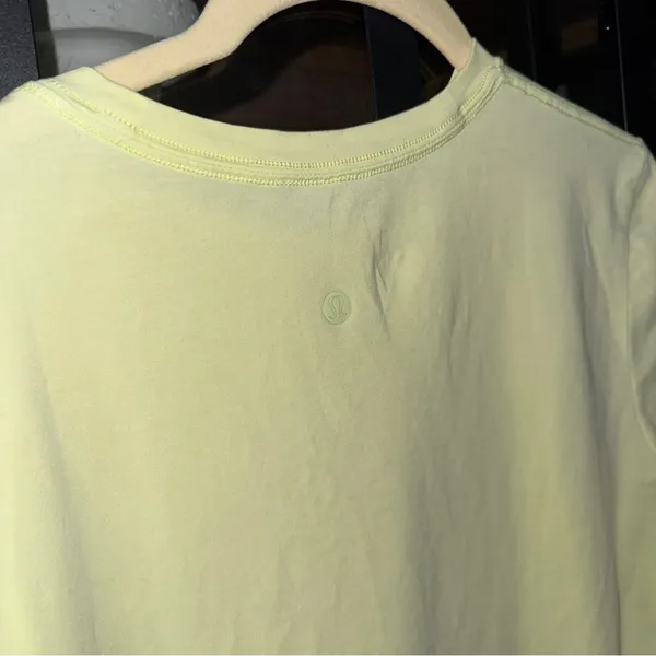 Lululemon Love Crew III tee short sleeve neck Lemon butter pastel Pima cotton - Image 7