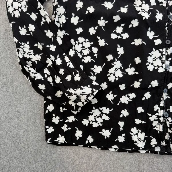 Ann Taylor LOFT Women's Large Black & White Floral Print V-Neck Button Front Blouse Top - Image 2