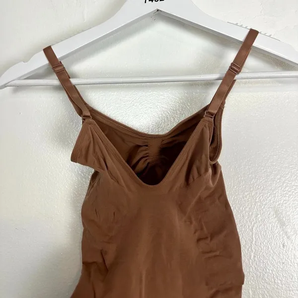 SKIMS Sculpting Bodysuit in Jasper Size XX-Small/X-Small - Image 7