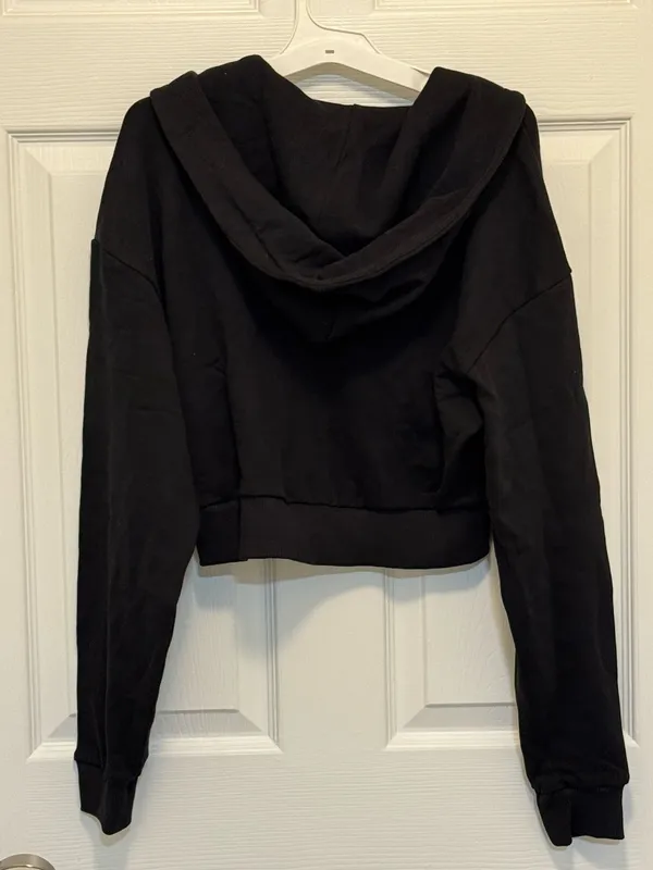 Crop Top Hoodie - Image 3