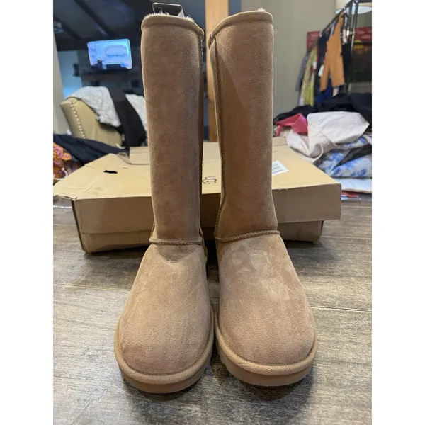 UGG Classic Tall II Chestnut Suede Fur Boots Womens Size 8 - Image 4