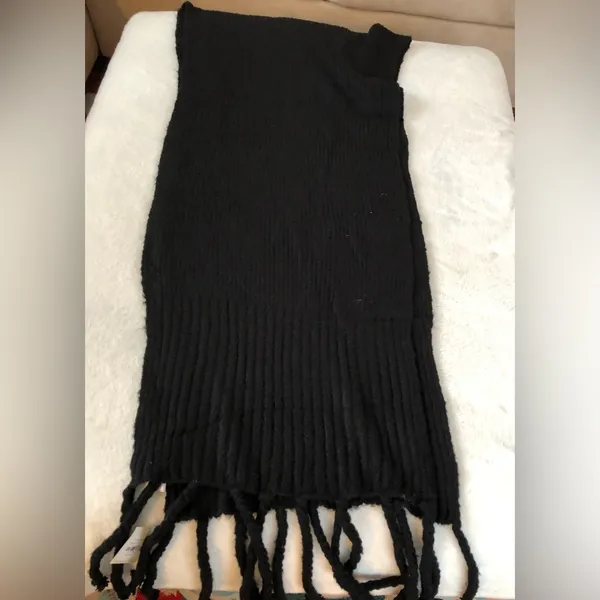 New with tag Francesca’s knit scarf - Image 8