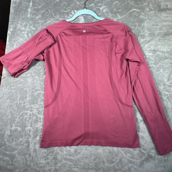 Lululemon Swiftly Relaxed Long Sleeve Top Womens Sz 8 Raspberry Pink Thumb holes - Image 3
