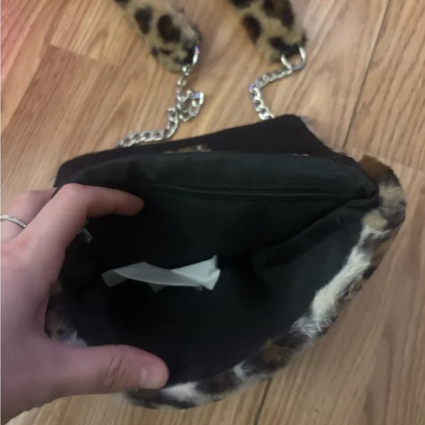 Leopard Print Faux Fur Crossbody Bag - Image 5